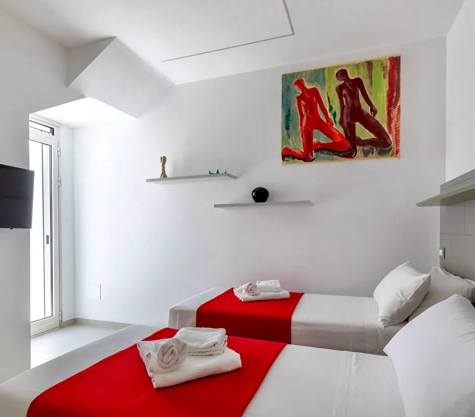 Bedroom with two single beds